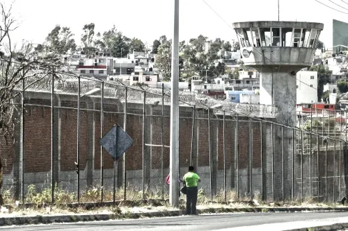 Miguel Barbosa construirá seis Centros de Reinserción