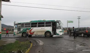 Sin permisos suben costo de pasaje en Huauchinango