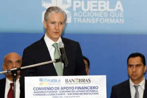 Banobras analiza participación en infraestructura poblana