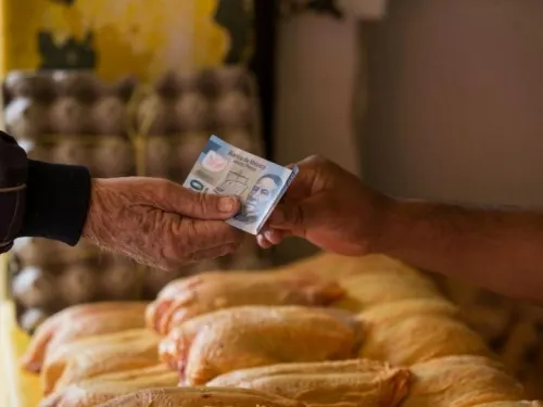 Inflación se presiona con alza en aguacate y pollo
