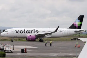En Puebla, Volaris cancelará rutas a Ixtapa, San Luis Potosí y León; abrirá vuelos a Chicago, Acapulco y Puerto Escondido