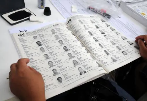 Crea INE grupo de trabajo para conformar Lista Nominal de Electores Residentes en el Extranjero