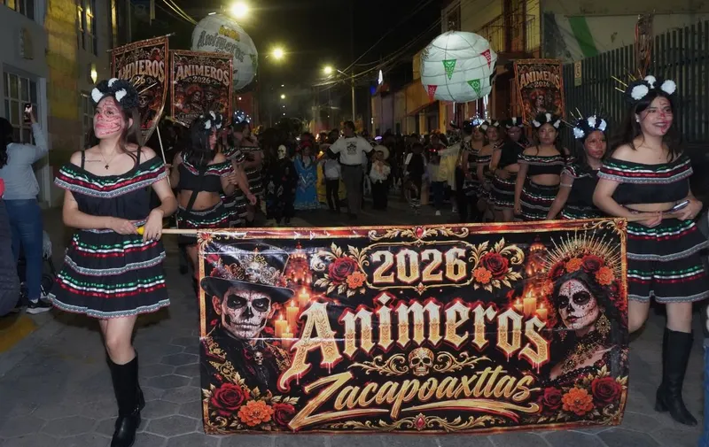 Desfile de Animeros reúne a más de 10 mil personas en San Pedro Cholula