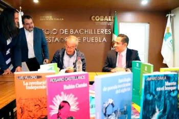 Reciben planteles del Cobaep colección de libros para fomentar la lectura