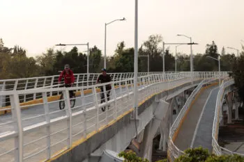 Asaltan a ciclista en la ciclovía del Periférico Ecológico, a la altura de la Vía Atlixcáyotl