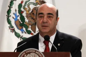 Descalifica la PGR las ?especulaciones? de peritos argentinos