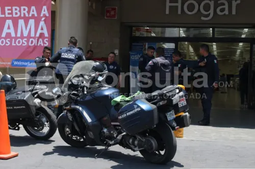 Evita que le roben su auto y recibe tremenda golpiza