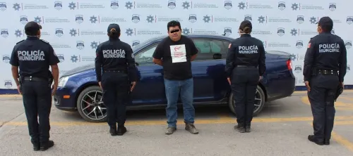 Recuperó policía municipal de Puebla un vehículo robado y detuvo a un probable asaltante