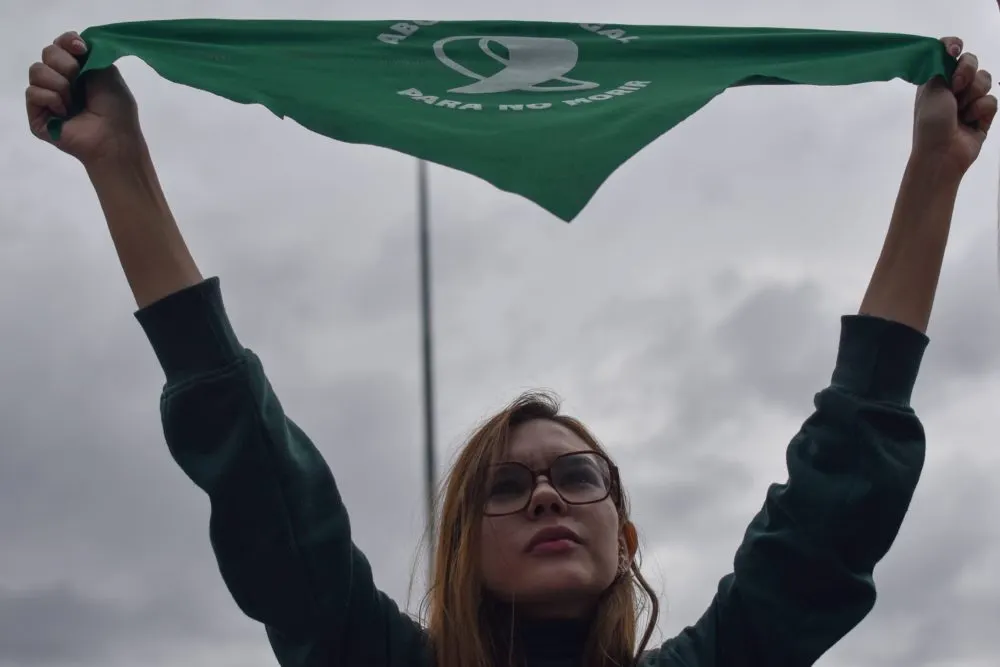 Advierte Marea Verde México que no cederá el zócalo de CDMX a marcha de AMLO