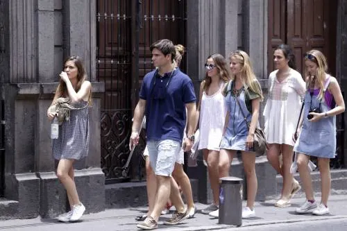 Más de 3 mil personas capacita la Secretaría de Turismo Municipal para atender a visitantes