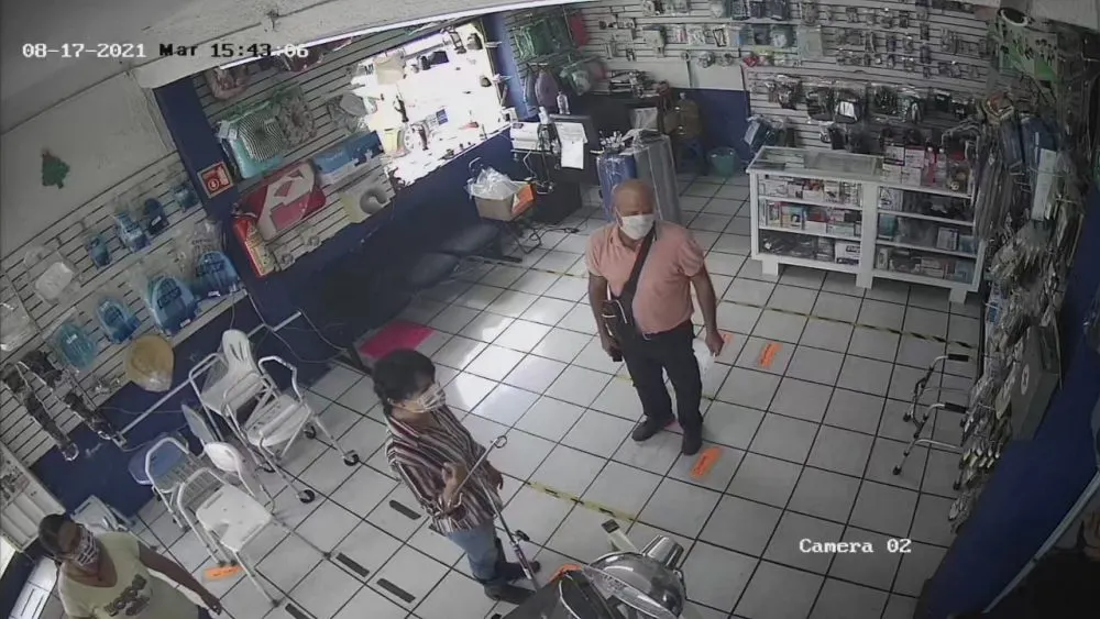 Roban tanques de Oxigeno y huyen en taxi