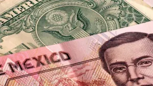 Dólar cierra en 19.98 pesos