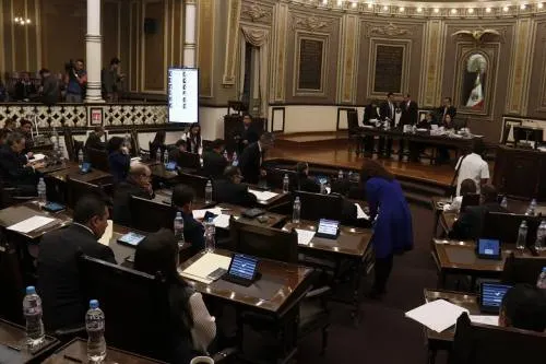 Aprueban Ley de Deuda Pública; gobierno y municipios podrán contratar deuda