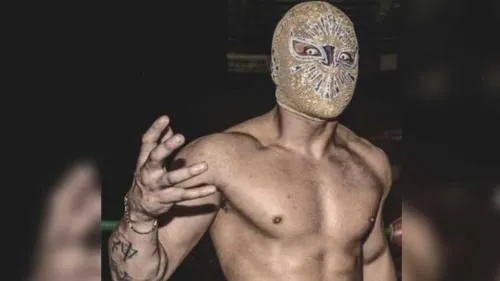 Descubren la identidad del famoso luchador “Místico”