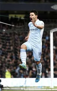 Manchester City se aleja del Manu
