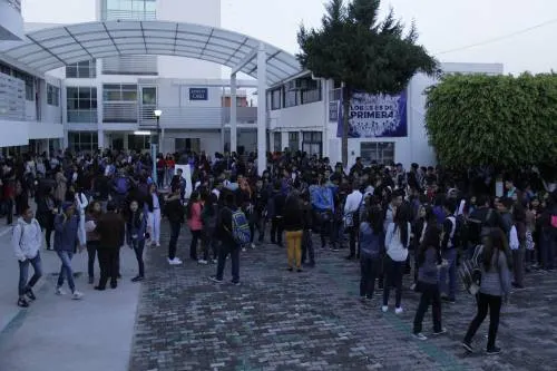 Inician clases más de 25 mil estudiantes de preparatoria de la BUAP