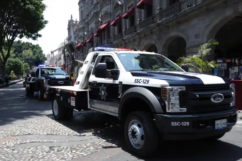 Las 15 grúas de la SCC para llevarse vehículos que infrinjan el Hoy No Circula ya hacen rondines