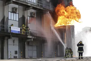 Empresa BASF realiza simulacro con Sedena, policías y Bomberos