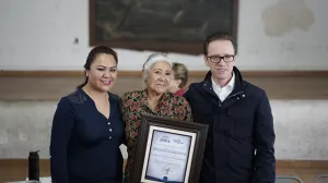 Banck reconoce como “vecina ejemplar” a Doña Rafaela Rivera Fernández