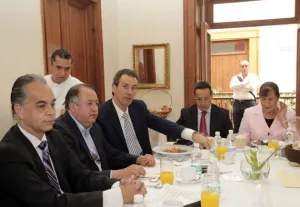 Bancada PRI se reúne con delegados federales; acuerdan trabajo coordinado