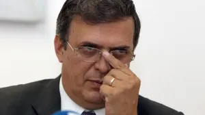 INE valida candidatura plurinominal de Marcelo Ebrard