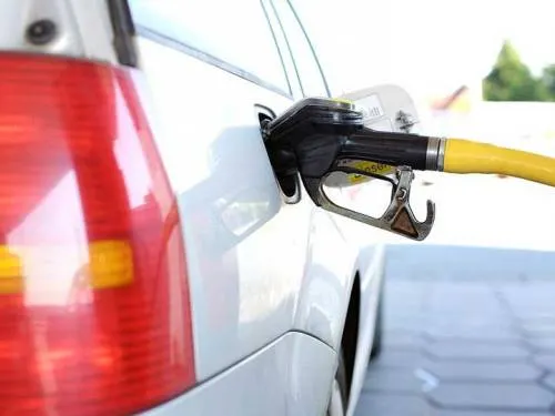Gastan 79,000 millones de pesos para que gasolina no se dispare