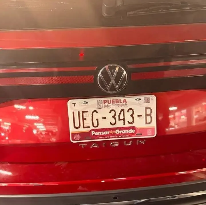 Camioneta robada en violento asalto