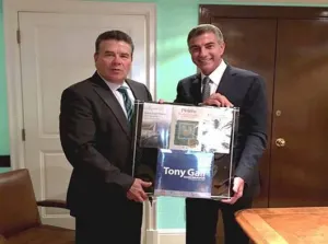 SNTE respalda candidatura de Tony Gali