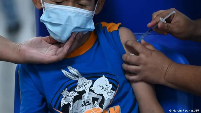 Abren posibilidad de que México vacune niños de 5 a 11 años contra covid