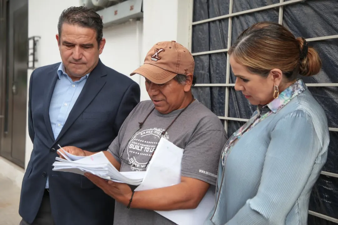 Entrega de botones de alertamiento