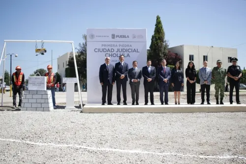 Pacheco Pulido coloca la primera piedra de Ciudad Judicial en San Pedro Cholula