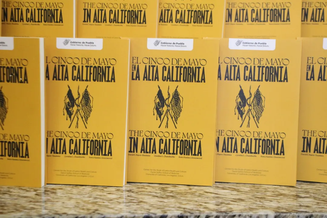 Presenta gobierno estatal libro "El Cinco de Mayo en la Alta California"
