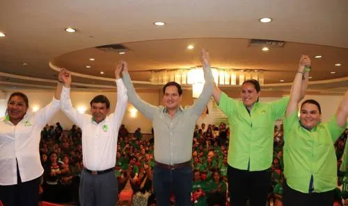 Arrasan Kuri y Tepole en la primera semana de campaña en Tehuacán