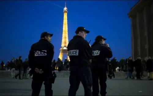 Francia despliega agentes de élite en trenes por amenaza terrorista