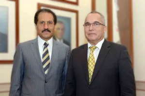 Sostiene Esparza reunión con representante de la Universidad Católica de Chile