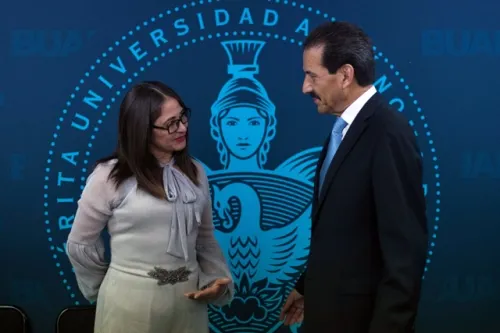 Preparatoria Enrique Cabrera es reconocida en el estado y el país por el trabajo de su comunidad