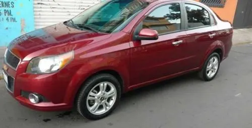 Encuentran vehículo abandonado con un cuerpo en Tehuacán