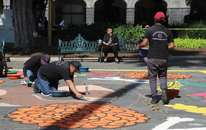 alfombra-monumental-zocalo-pue-dia-de-muertos