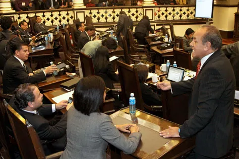 Diputados avalan las escoltas para ex gobernadores