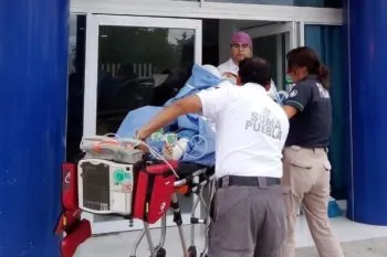 Embarazada es trasladada en helicóptero de Acatlán a Cholula por complicaciones médicas