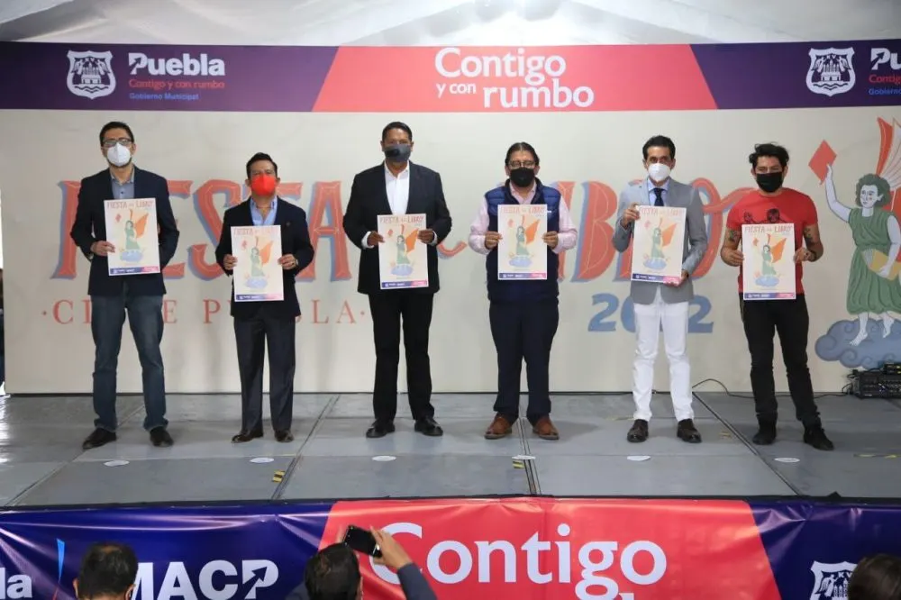 Conversaciones, talleres y corredores literarios en la “fiesta del libro ” en Puebla capital