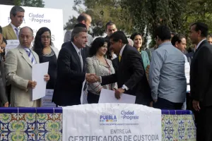 Mi cabeza, pensamientos y pies, en ayuntamiento de Puebla: Gali