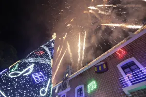 Encienden 1.5 kilómetros de la Villa Iluminada de Atlixco