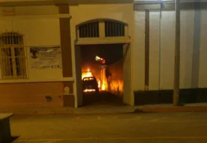 Queman presidencia de Guadalupe Victoria
