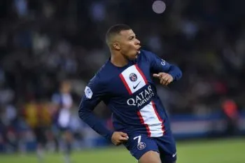 Kylian Mbappé asegura que seguir en el PSG “es la única opción”