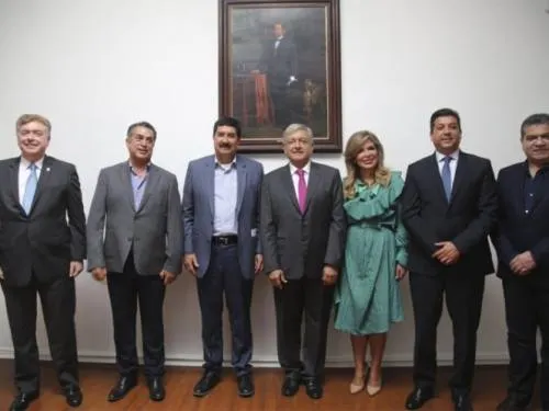 López Obrador y gobernadores acuerdan bajar 20% ISR y 8% IVA en frontera