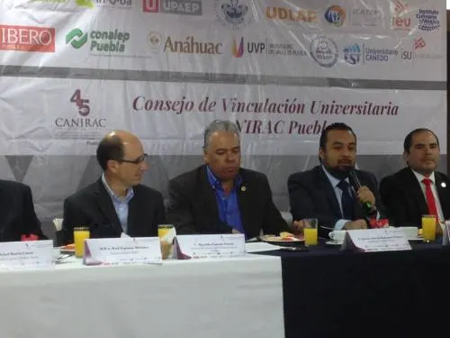 Tomó protesta el Consejo de Vinculación Universitaria Canirac