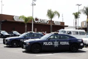 Segob y policías federales clausuran casino de Angelópolis