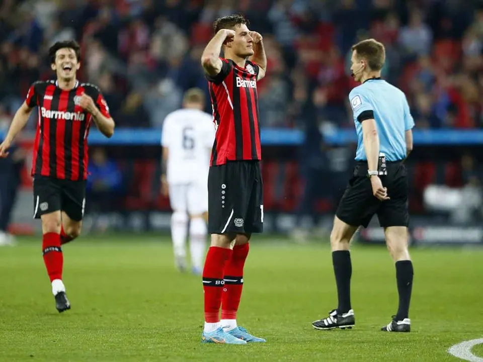 Bayer Leverkusen se afianza en zona de Champions