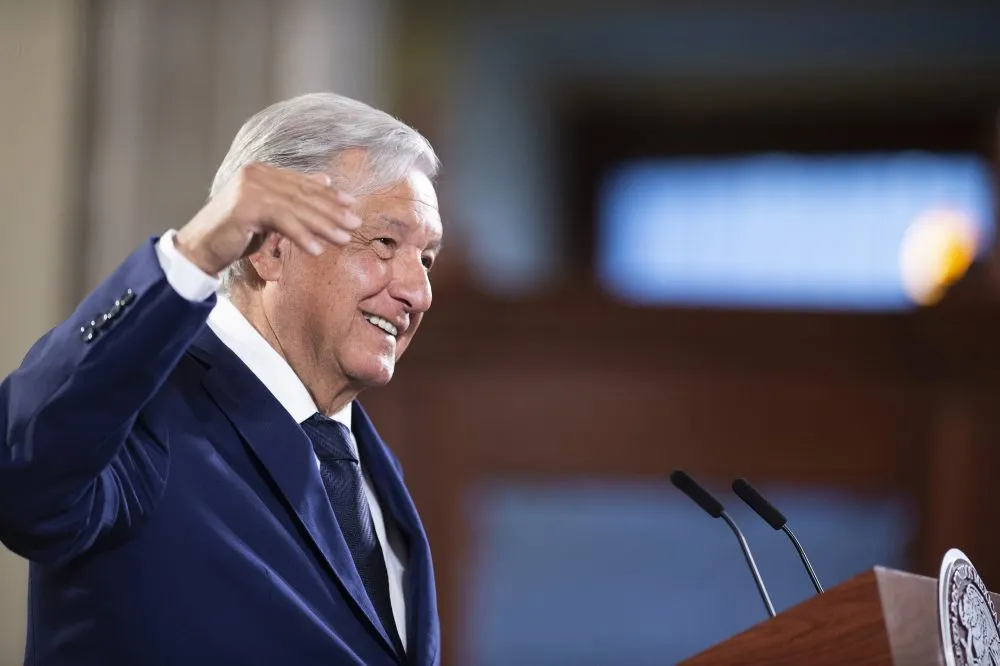Acepta AMLO reto de Fox para tomarse foto con expresidentes